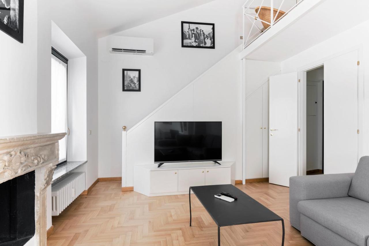 Апартаменти Living Brera, A Unique Experience - Vicolo Fiori Мілан Екстер'єр фото